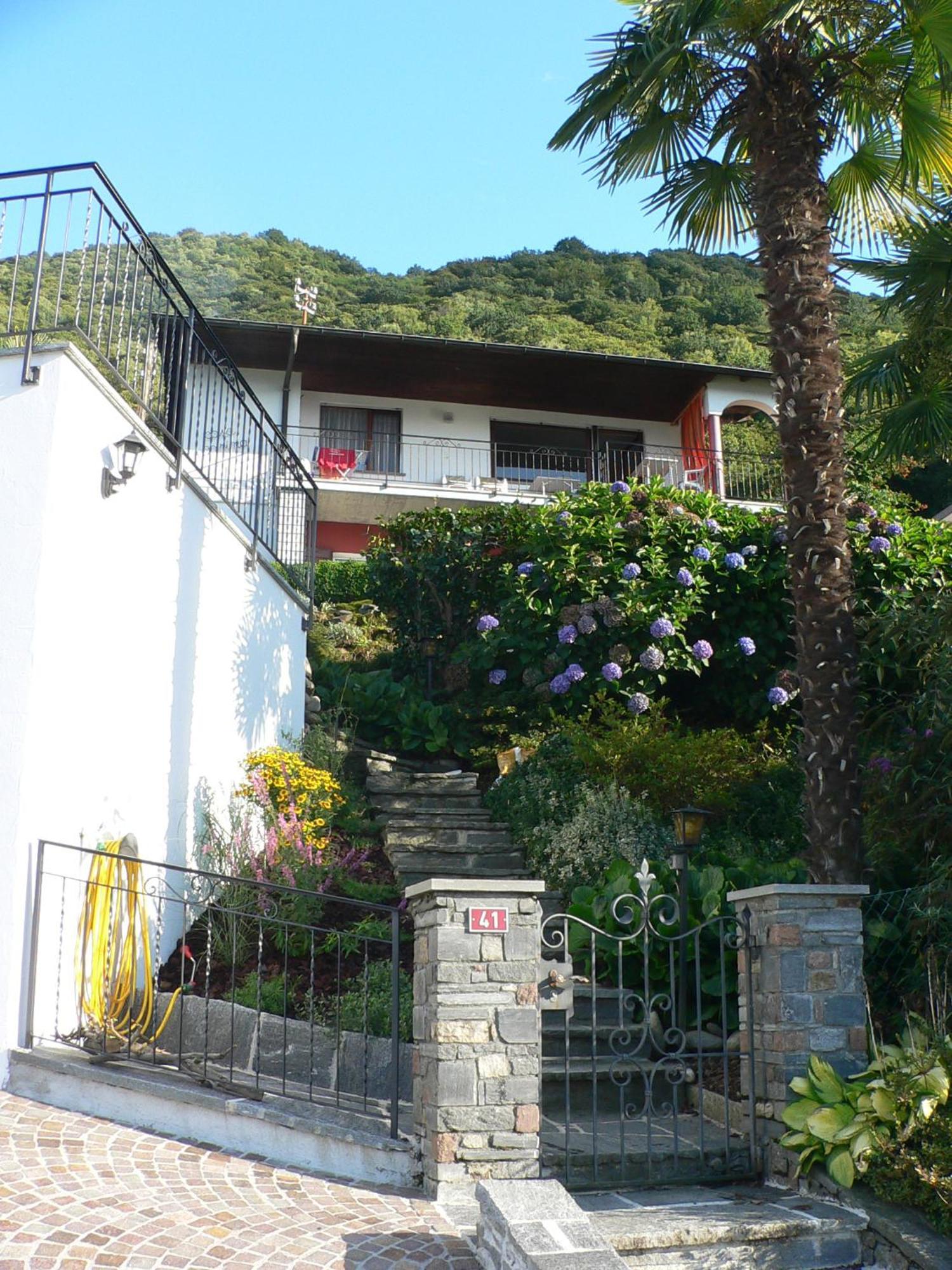 Apartamento Mit Fantastischem Panoramablick Gambarogno